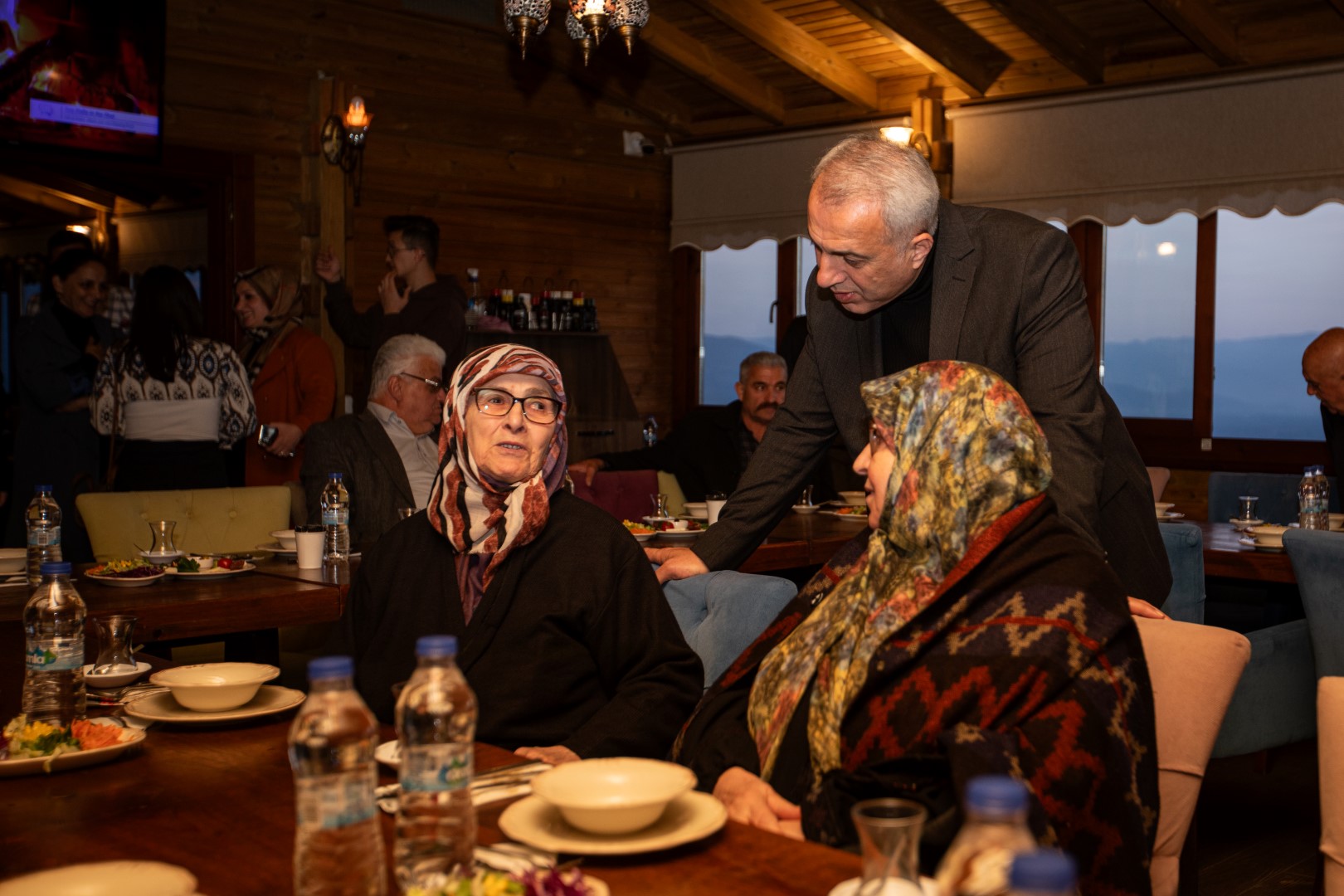 BAŞKAN BABAOĞLU İLK İFTARI HUZUR EVİ SAKİNLERİYLE AÇTI